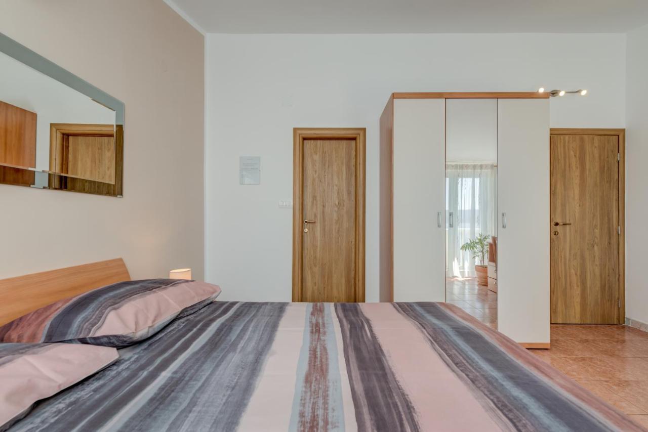 Natalie Apartment Omis Exterior photo