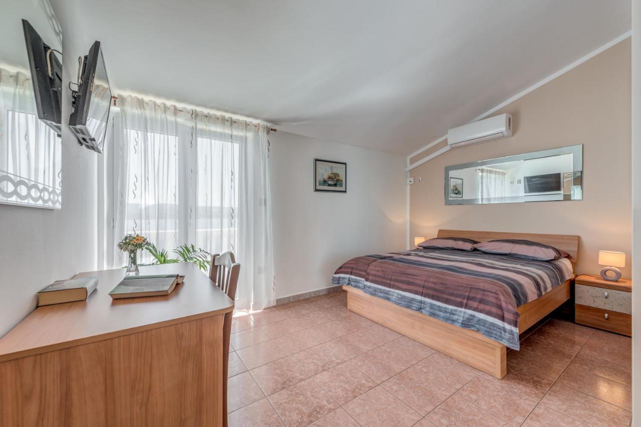 Natalie Apartment Omis Exterior photo