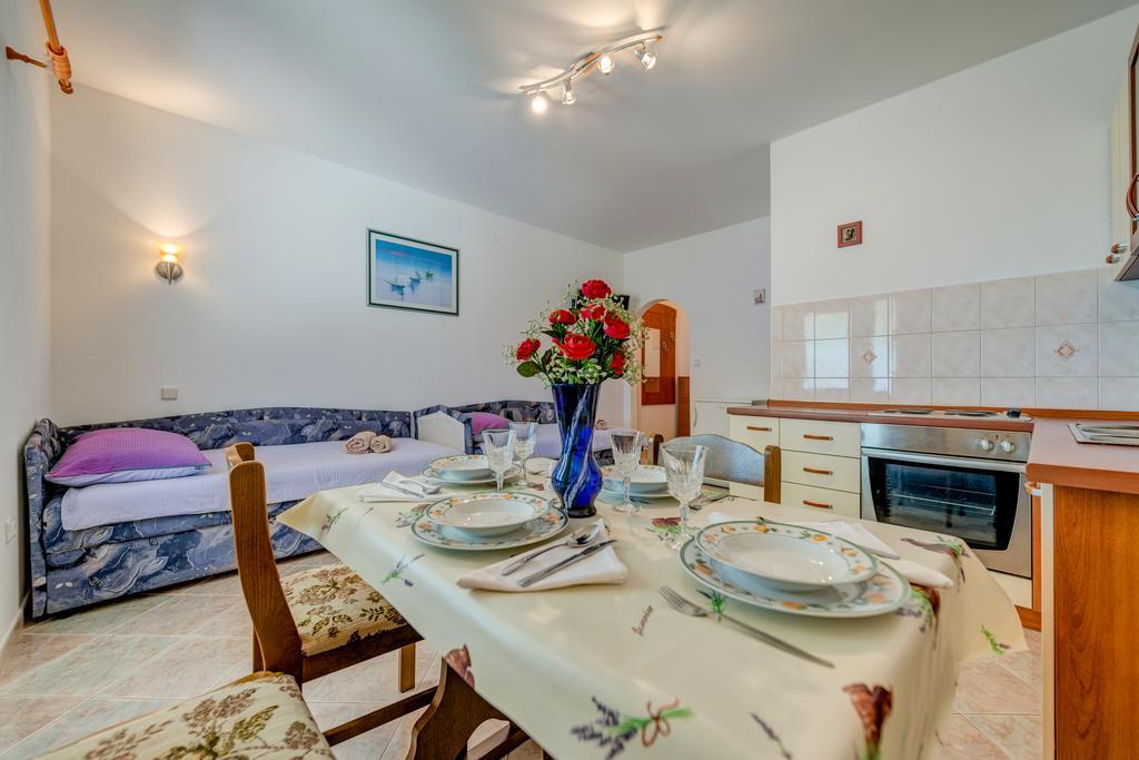 Natalie Apartment Omis Exterior photo