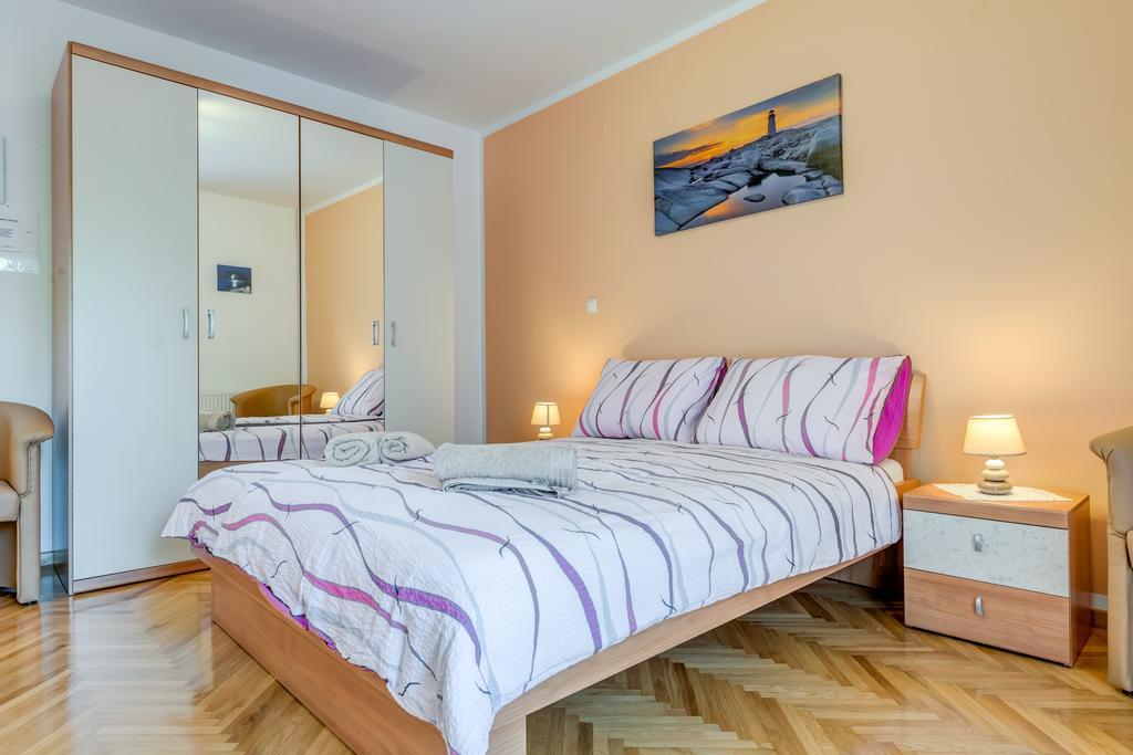 Natalie Apartment Omis Exterior photo