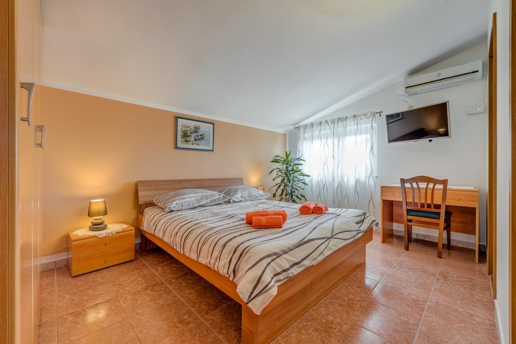 Natalie Apartment Omis Exterior photo