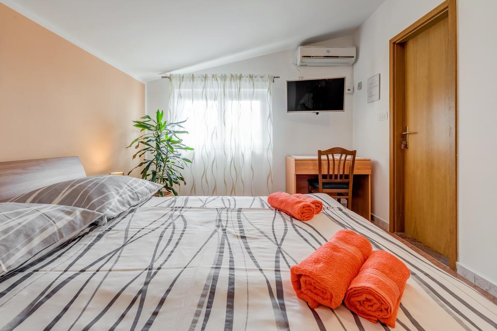Natalie Apartment Omis Exterior photo